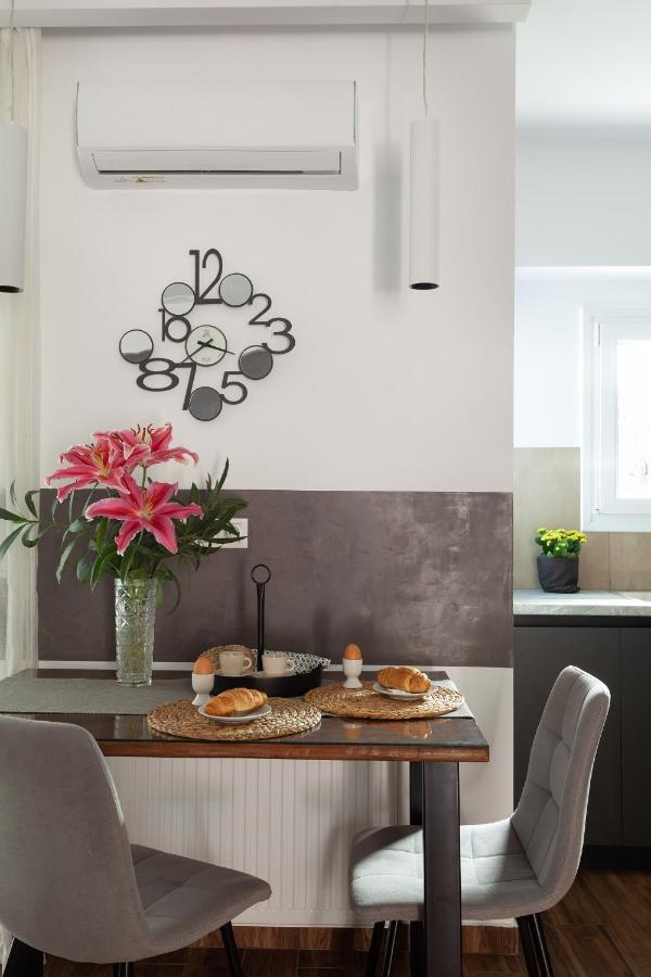 Seaside Apartment By Flisvos Marina Atenas Exterior foto